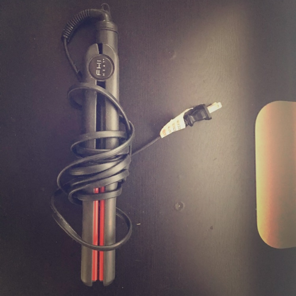 FHI ceramic hair flat iron.